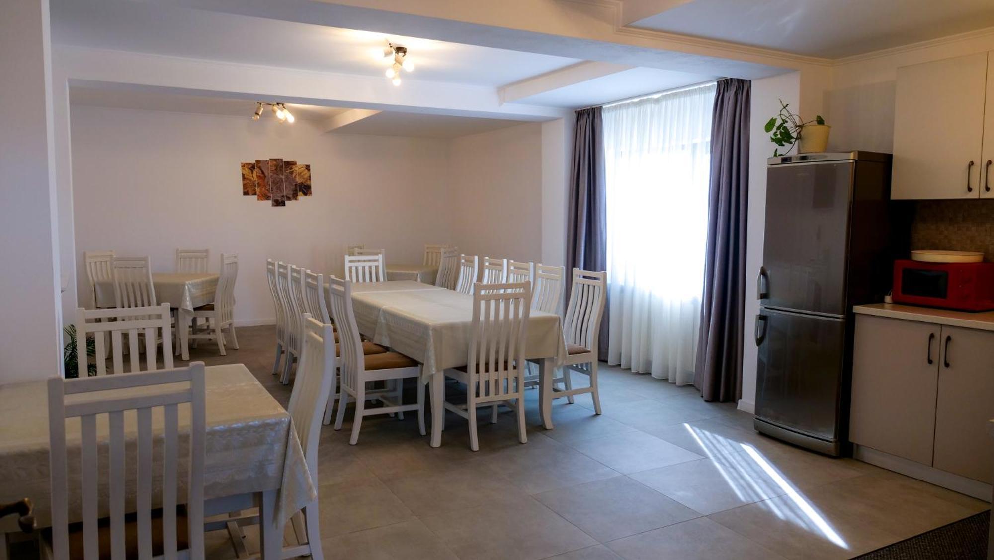 Отель Casa Ambientt Куртя-де-Арджеш Экстерьер фото