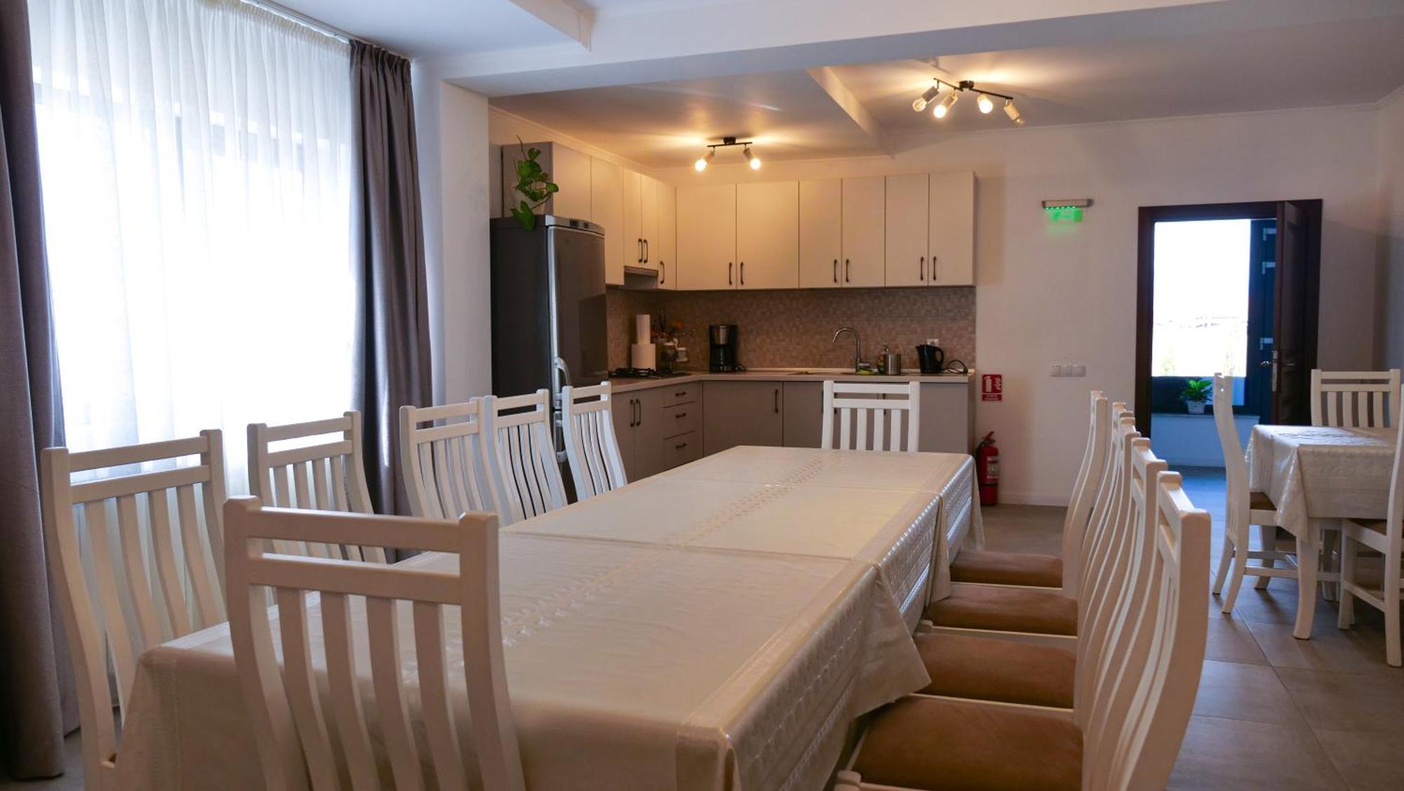 Отель Casa Ambientt Куртя-де-Арджеш Экстерьер фото